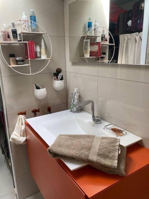 Ferienwohnung Loft Au Coeur De Nîmes Exterior foto